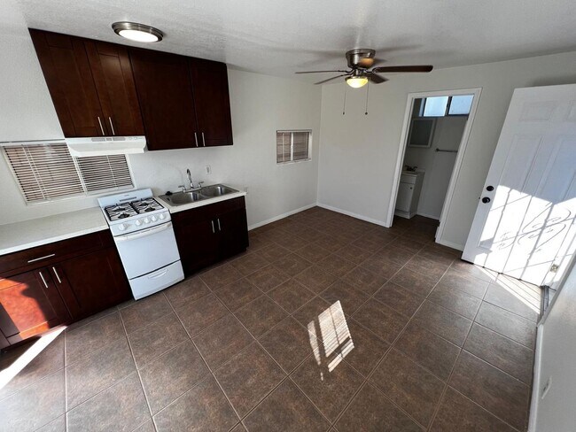 729 Morrison St San Diego, CA 92102 photo 3