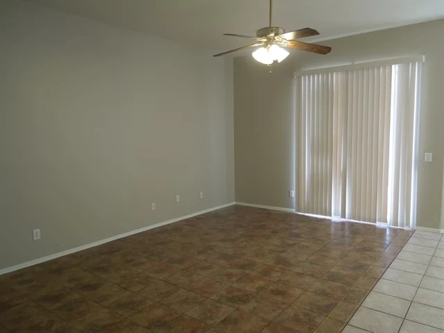 12717 W Earll Dr Avondale, AZ 85392 photo 4