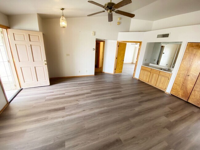 11343 W Townley Ave photo 5