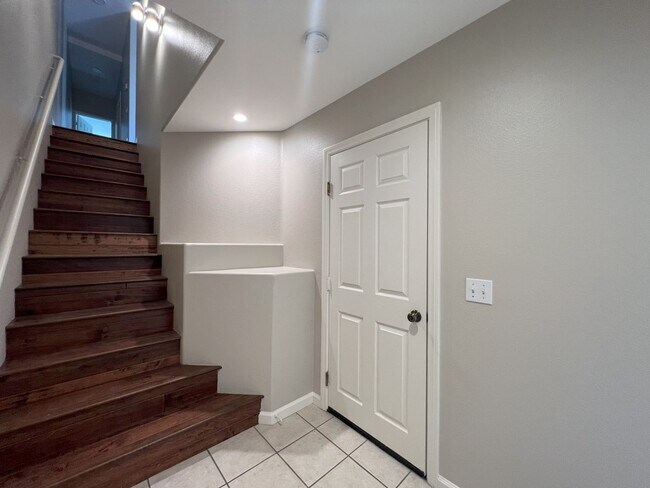 3967 Lamont St San Diego, CA 92109 photo 3