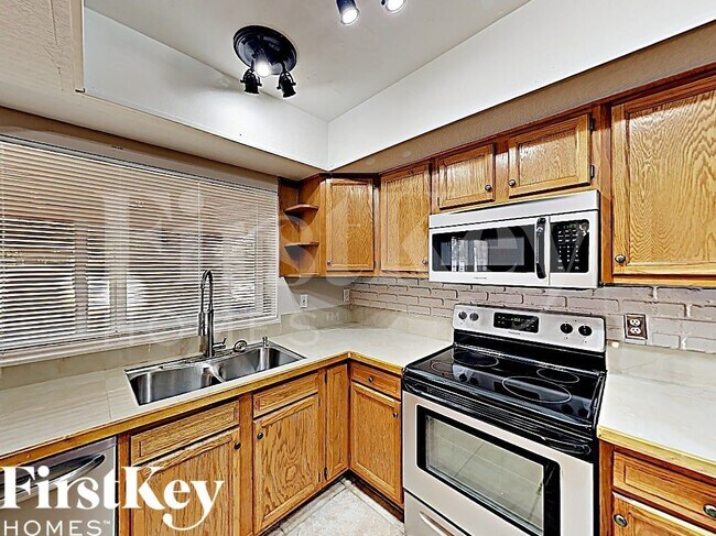 1007 W Utopia Rd Phoenix, AZ 85027 photo 4