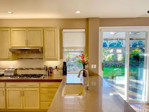 41 Presidio Dr