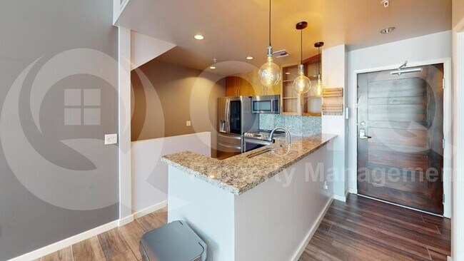 215 E McKinley St Phoenix, AZ 85004 photo 2
