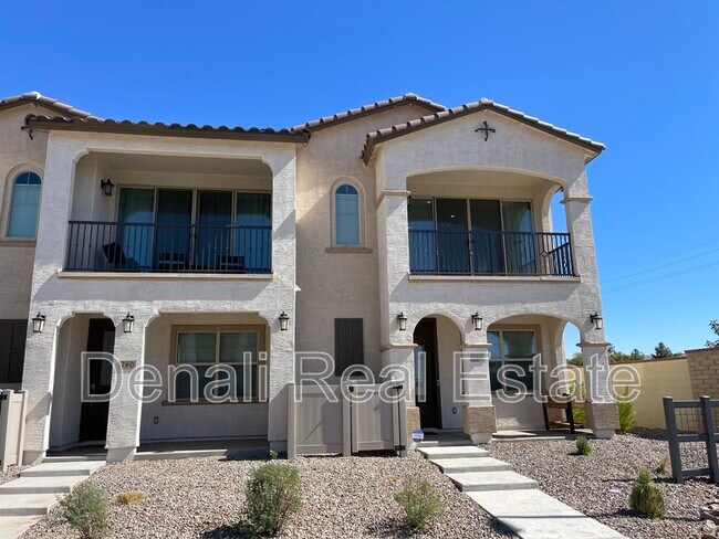 784 S Hawk Ln Gilbert, AZ 85296 photo 2