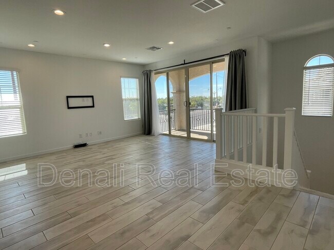 784 S Hawk Ln Gilbert, AZ 85296 photo 4