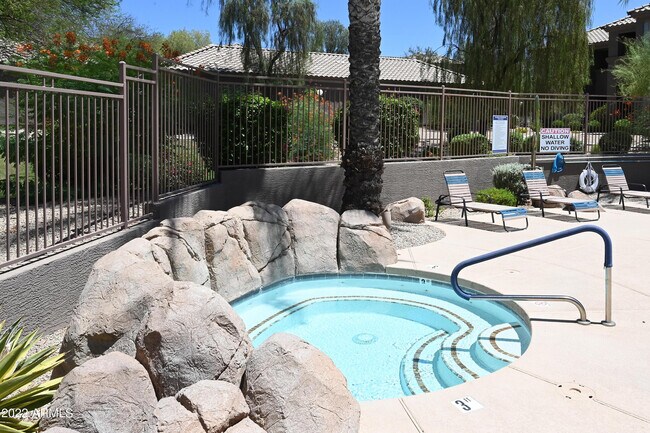 11680 E Sahuaro Dr Scottsdale, AZ 85259 photo 3