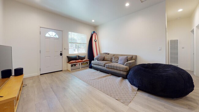 5126 Ewing St San Diego, CA 92115 photo 2