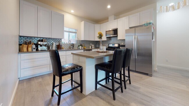 5126 Ewing St San Diego, CA 92115
