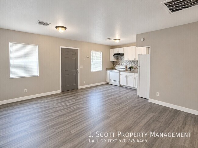1753 E Harvard St Phoenix, AZ 85006 photo 4