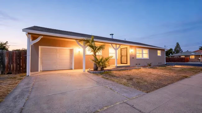 31857 Valley Forge St Hayward, CA 94544 photo 4
