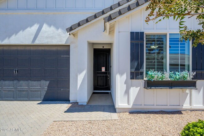 542 E Bamboo Ln San Tan Valley, AZ 85140 photo 2