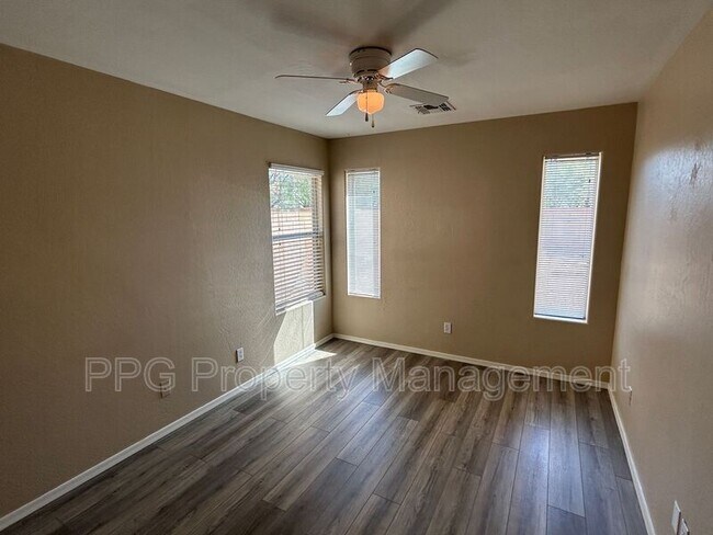 15157 N 174th Dr Surprise, AZ 85388 photo 5