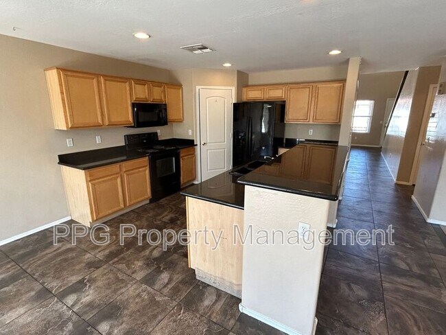 15157 N 174th Dr Surprise, AZ 85388 photo 2