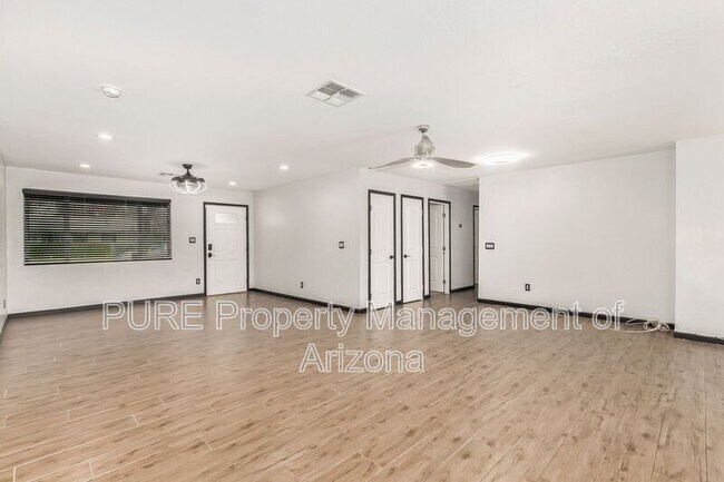 2201 E Montecito Ave Phoenix, AZ 85016 photo 5