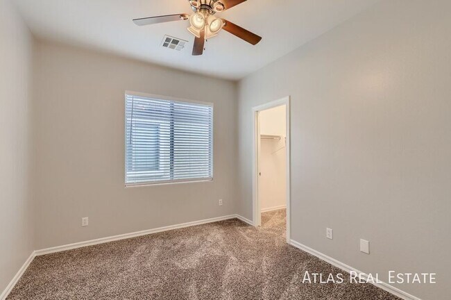 14551 W Port Royale Ln Surprise, AZ 85379 photo 5
