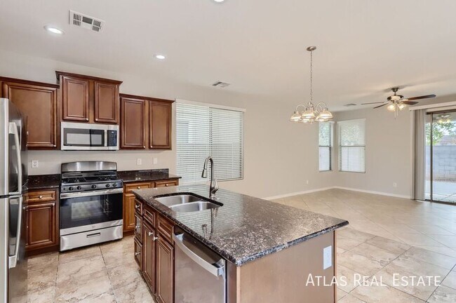 14551 W Port Royale Ln Surprise, AZ 85379 photo 3