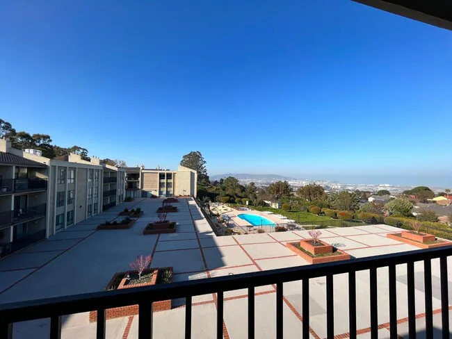 1550 Frontera Way Millbrae, CA 94030 photo 2