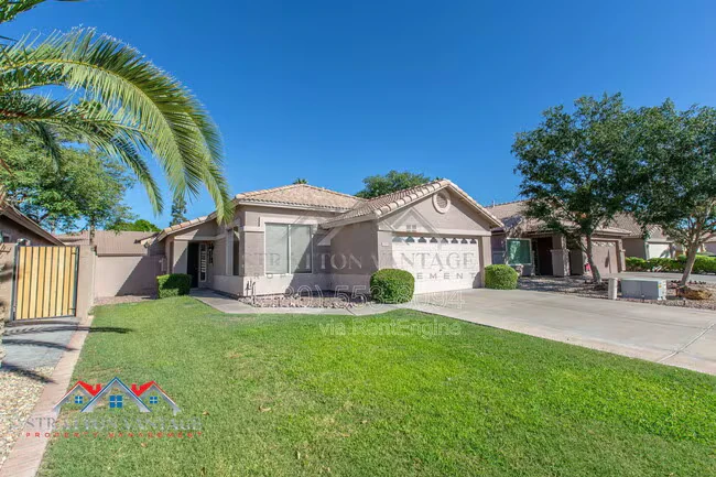 1924 S Oak St Gilbert, AZ 85233 photo 3