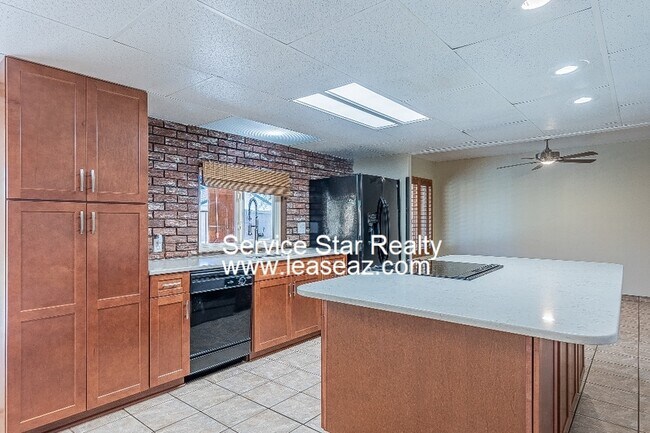 15821 N 23rd Dr Phoenix, AZ 85023 photo 3