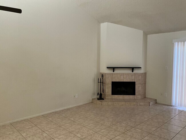 5122 E Edgemont Ave Phoenix, AZ 85008 photo 3