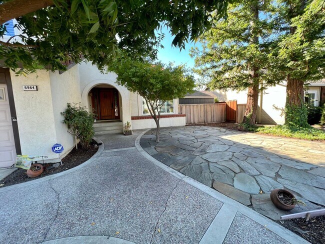 6964 Corte Verde Pleasanton, CA 94566 photo 2