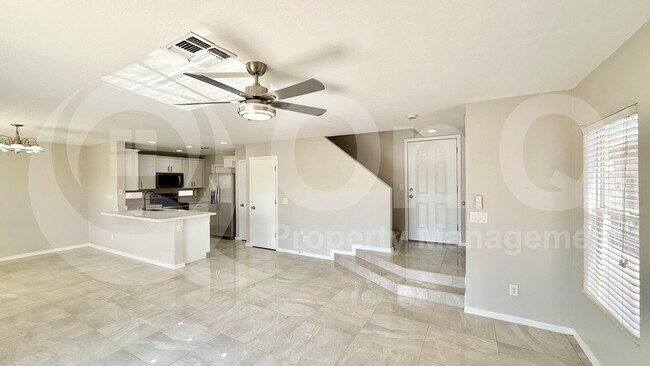 11215 W Heatherbrae Dr Phoenix, AZ 85037 photo 5