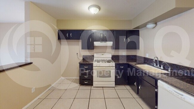 4318 E St Anne Ave Phoenix, AZ 85042 photo 3