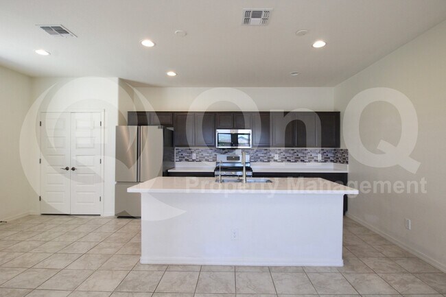 14238 W Bronco Trl Surprise, AZ 85387 photo 3