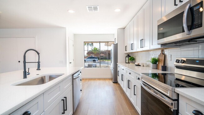 14044 N Cameo Dr Sun City, AZ 85351 photo 4
