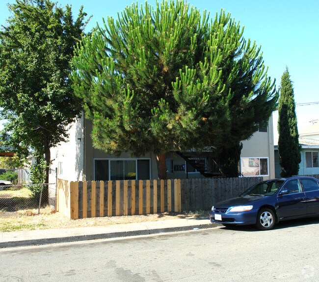 443-449 Arkansas St Vallejo, CA 94590 photo 2