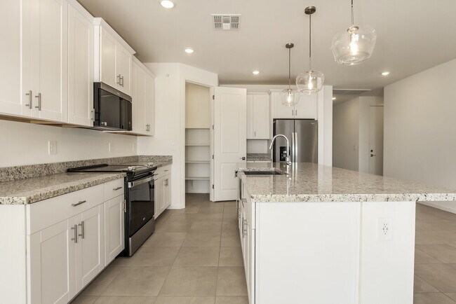 24404 Grove St Buckeye, AZ 85326 photo 4