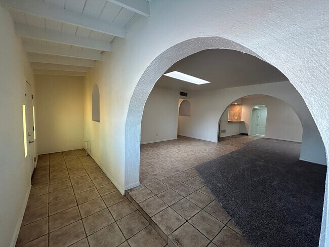 3062 N 42nd Ave Phoenix, AZ 85019 photo 5