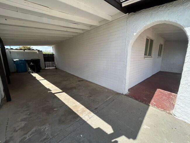 3062 N 42nd Ave Phoenix, AZ 85019 photo 3