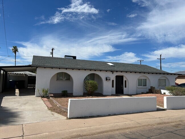 3062 N 42nd Ave Phoenix, AZ 85019