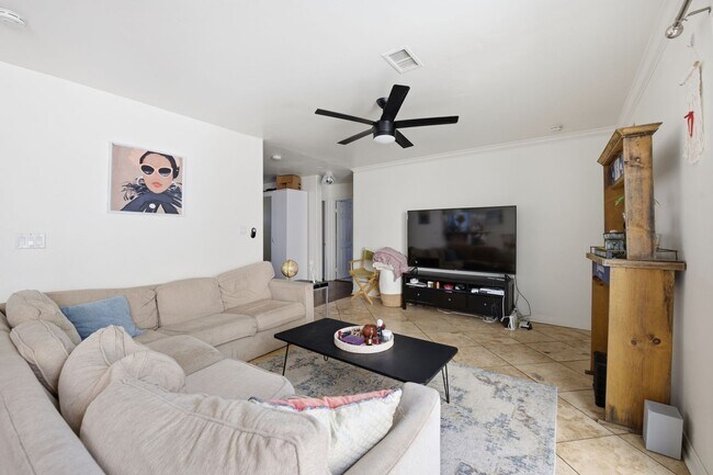 6250 Dorothy Dr San Diego, CA 92115 photo 4