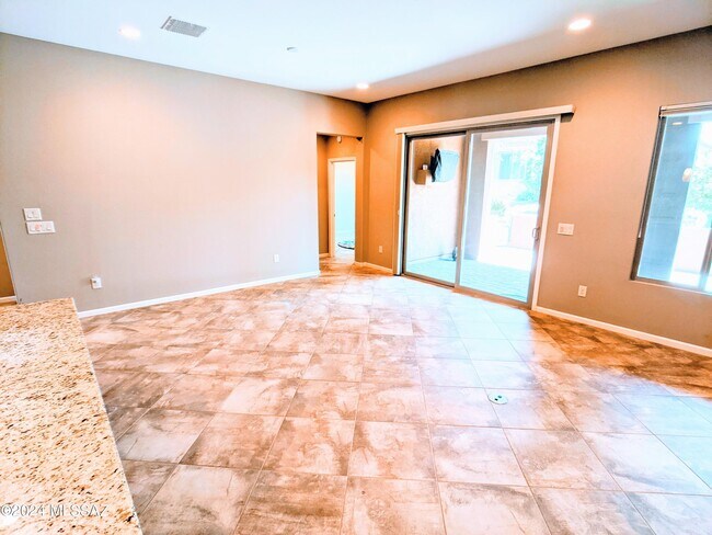 61021 E Slate Rd Oracle, AZ 85623 photo 3
