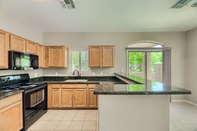 2250 E Deer Valley Dr Phoenix, AZ 85024 photo 3