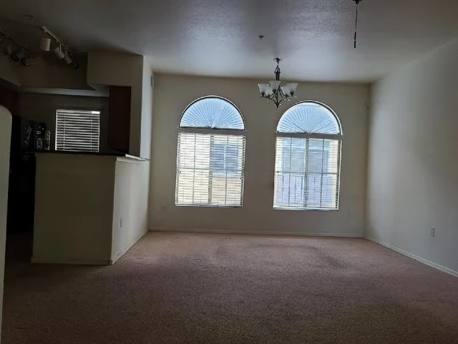 2401 E Rio Salado Pky Tempe, AZ 85288 photo 2