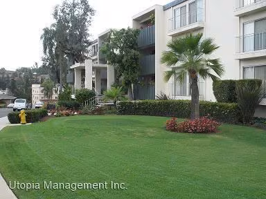 4900 Rosehedge Dr La Mesa, CA 91942
