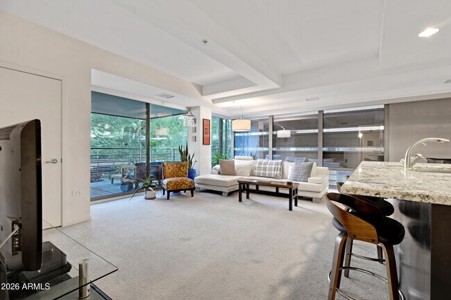 7127 E Rancho Vista Dr Scottsdale, AZ 85251 photo 2