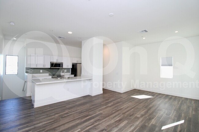1617 W Colter St Phoenix, AZ 85015 photo 4