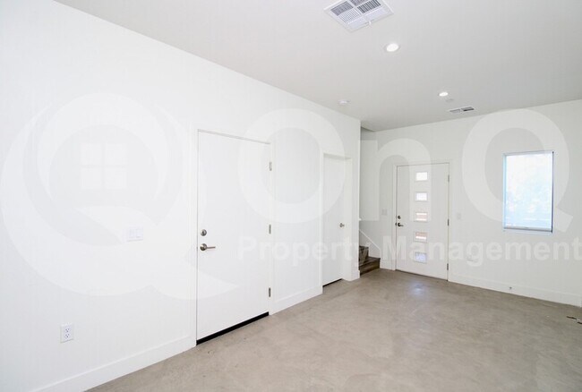 1617 W Colter St Phoenix, AZ 85015 photo 5