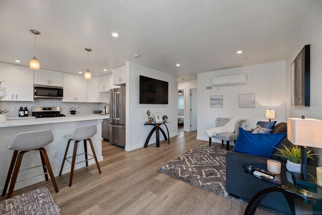 7432 Fay Ave San Diego, CA 92037