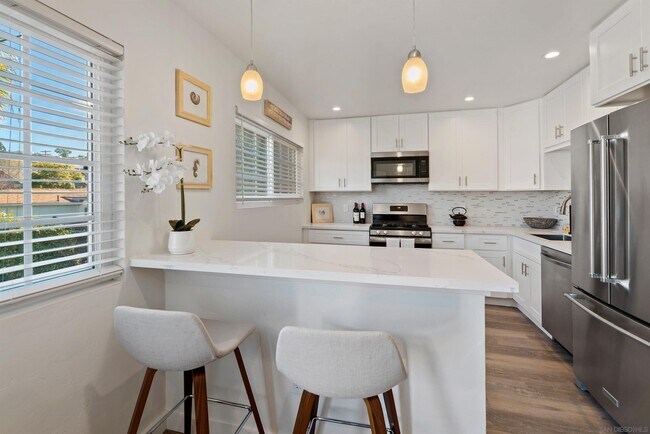7432 Fay Ave San Diego, CA 92037 photo 4