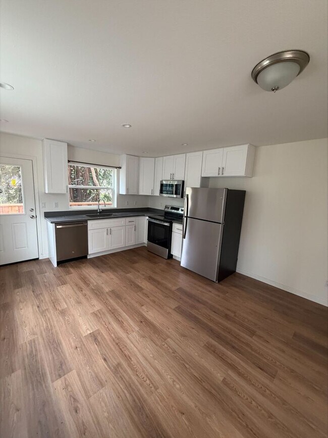 4331-4337 Brookdale Ave Oakland, CA 94619 photo 2