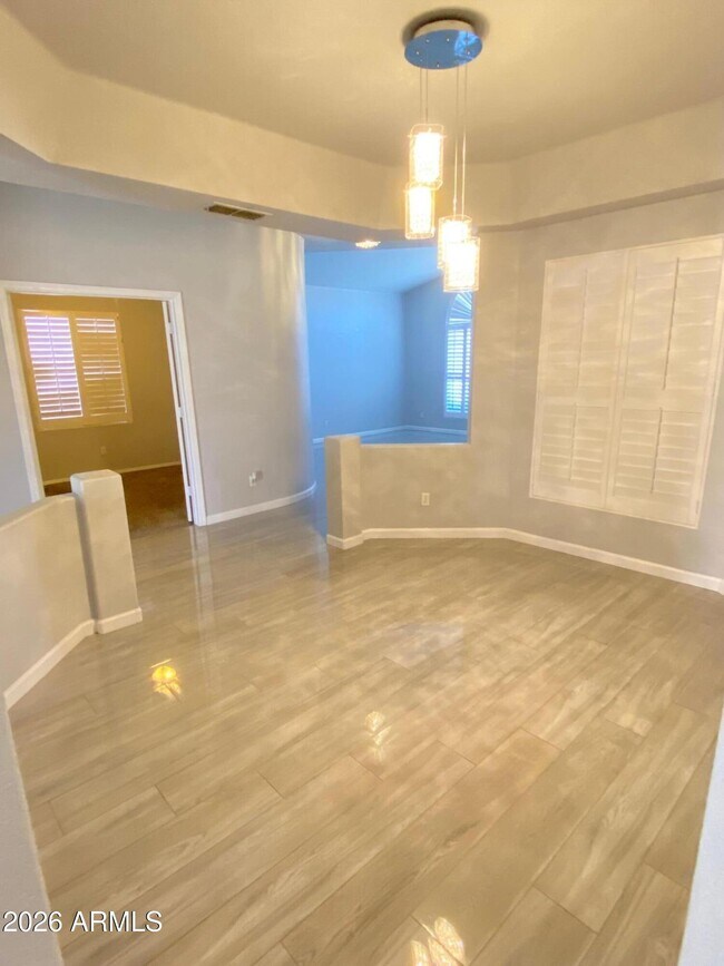 3358 E Wickieup Ln Phoenix, AZ 85050 photo 4
