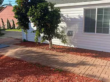 9020 Hillside St Oakland, CA 94603 photo 2