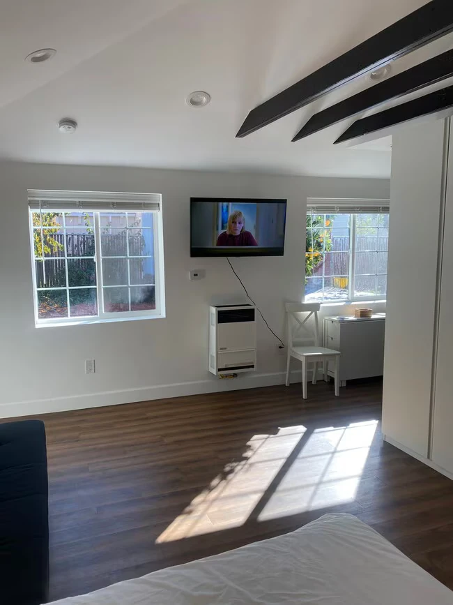 9020 Hillside St Oakland, CA 94603 photo 3