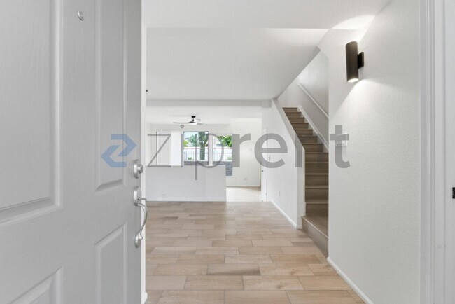 Unit Unit 1018 photo 5