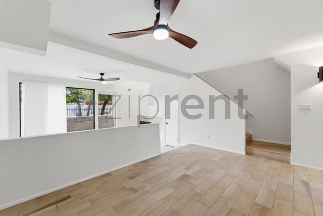 Unit Unit 1018 photo 4